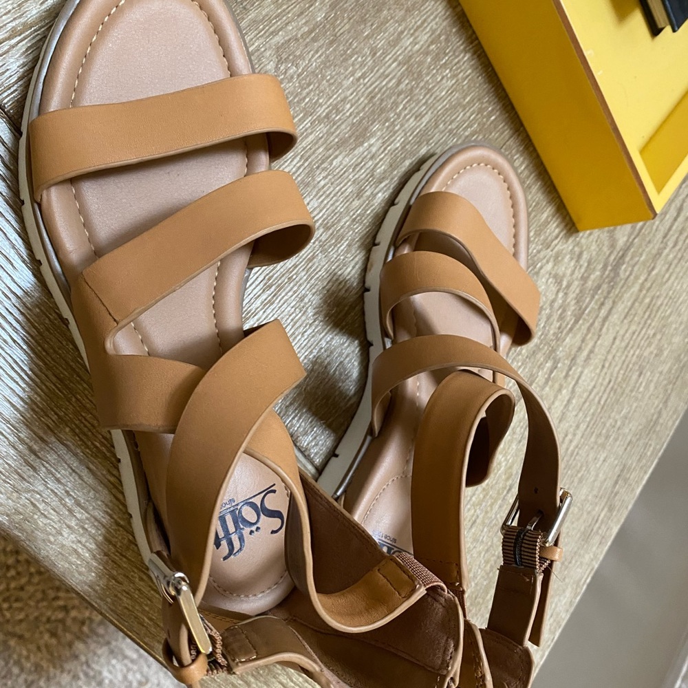 Sofft brown tan leather sandals